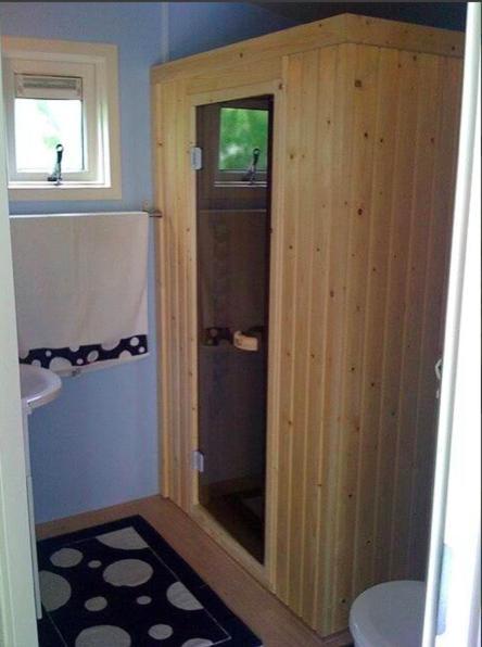 Een chalet met privé sauna en tuin Villa Tzummarum Exterior foto