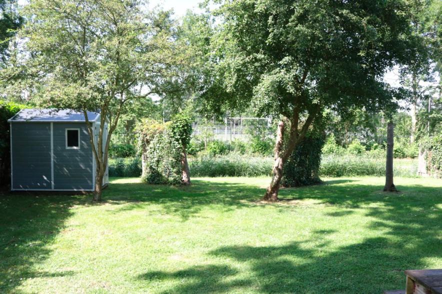 Een chalet met privé sauna en tuin Villa Tzummarum Exterior foto